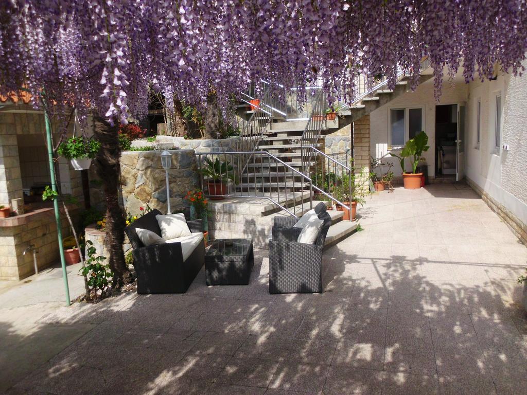 Rooms Vukusic Rab Town Exterior photo