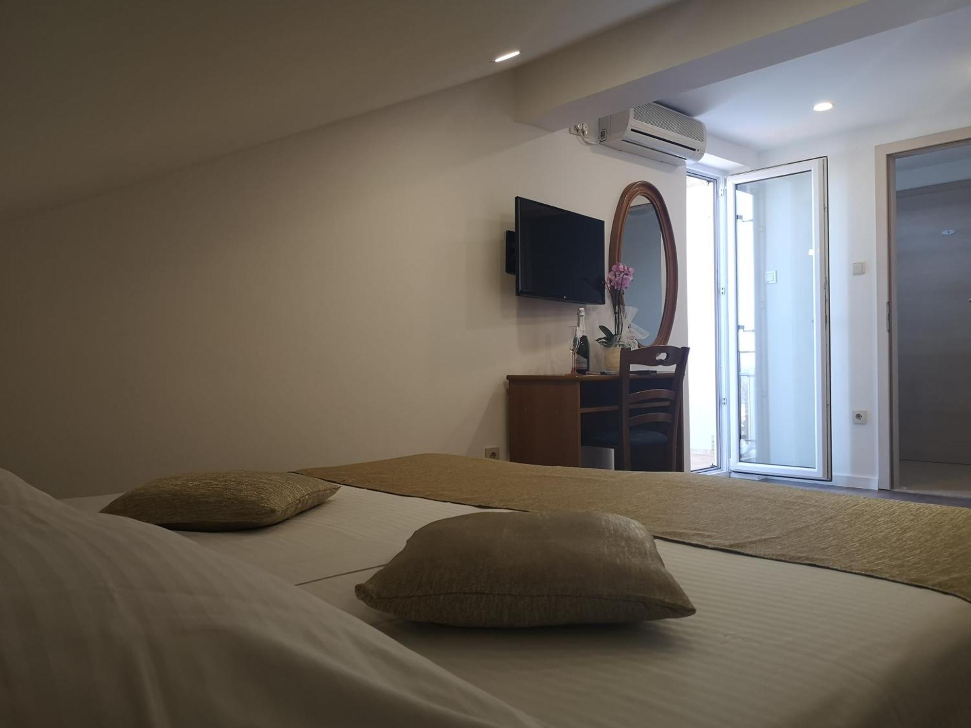 Rooms Vukusic Rab Town Room photo