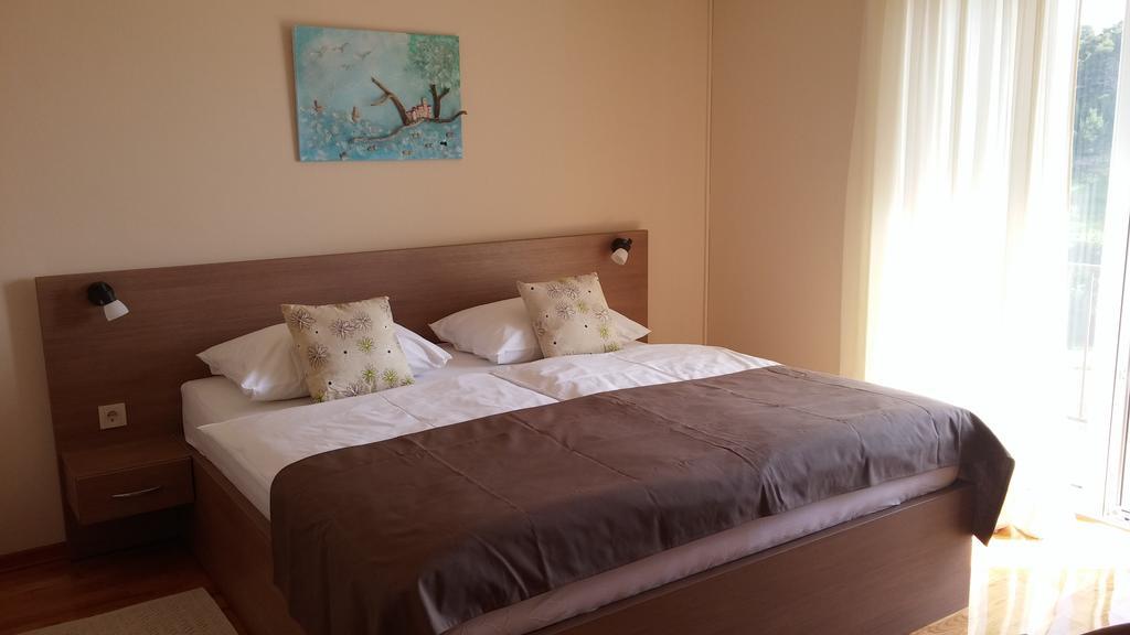 Rooms Vukusic Rab Town Exterior photo
