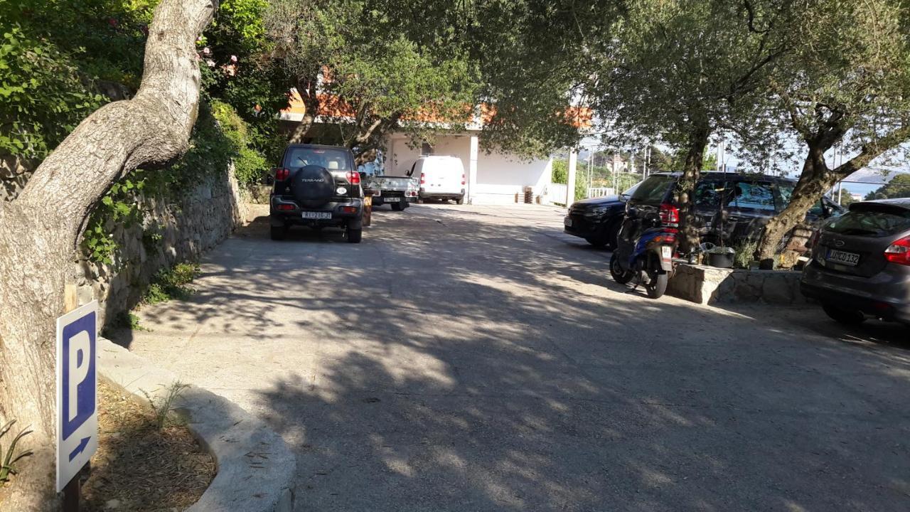 Rooms Vukusic Rab Town Exterior photo